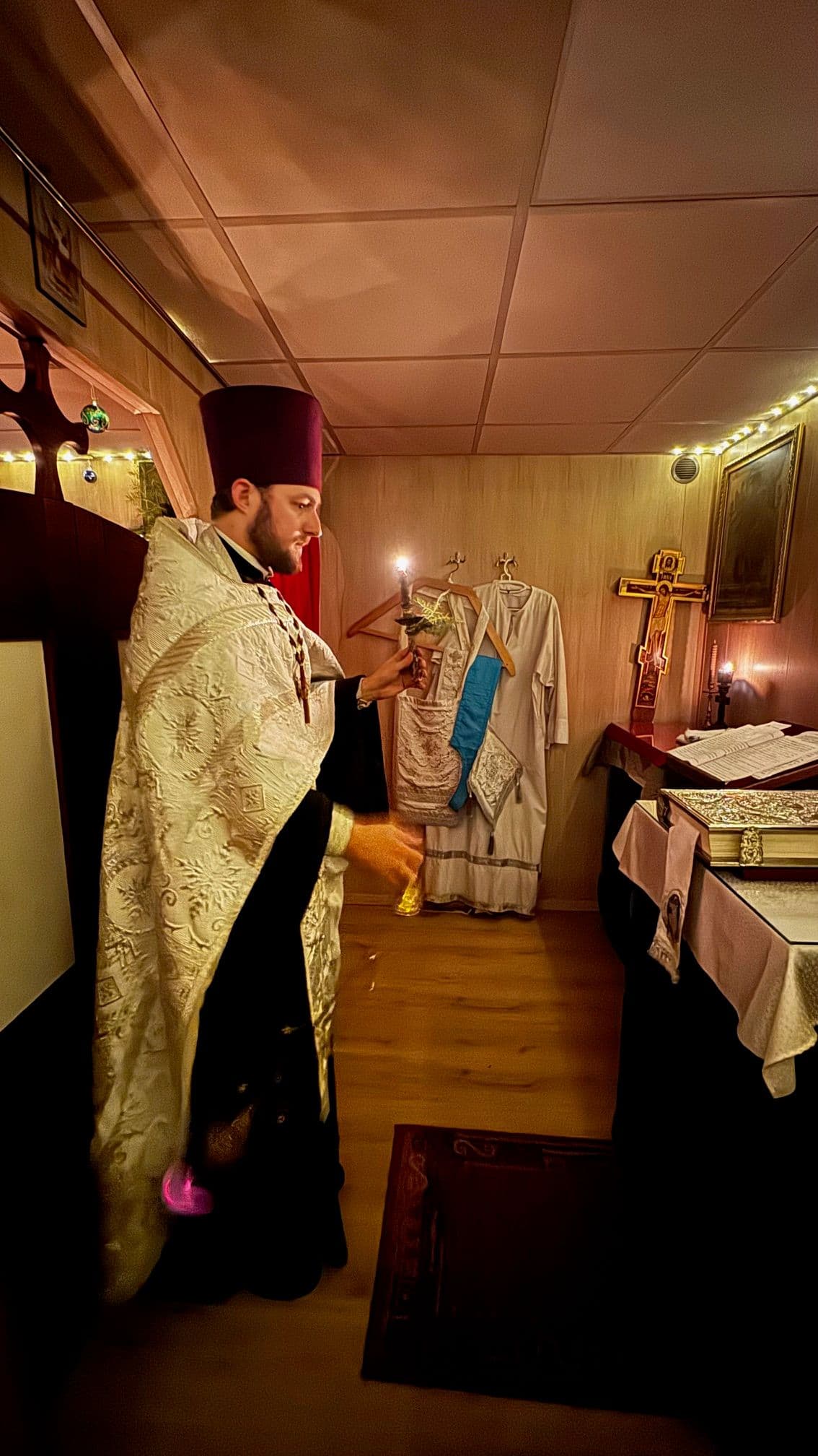 Pühapäev, Issanda ristimise eelõhtu (kolmekuningapäeva eelõhtu) Jumalateenistus (liturgia), Suur Õhtuteenistus