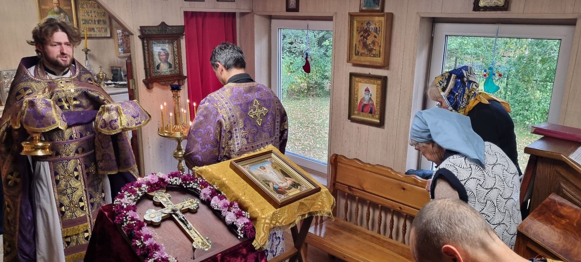 Viiekümnepäeva püha järgne 18. nädal. Pühak Dimitri Rostovist säilmete leidmine. Jumalik Liturgia. Üleminek talvisele ajakavale