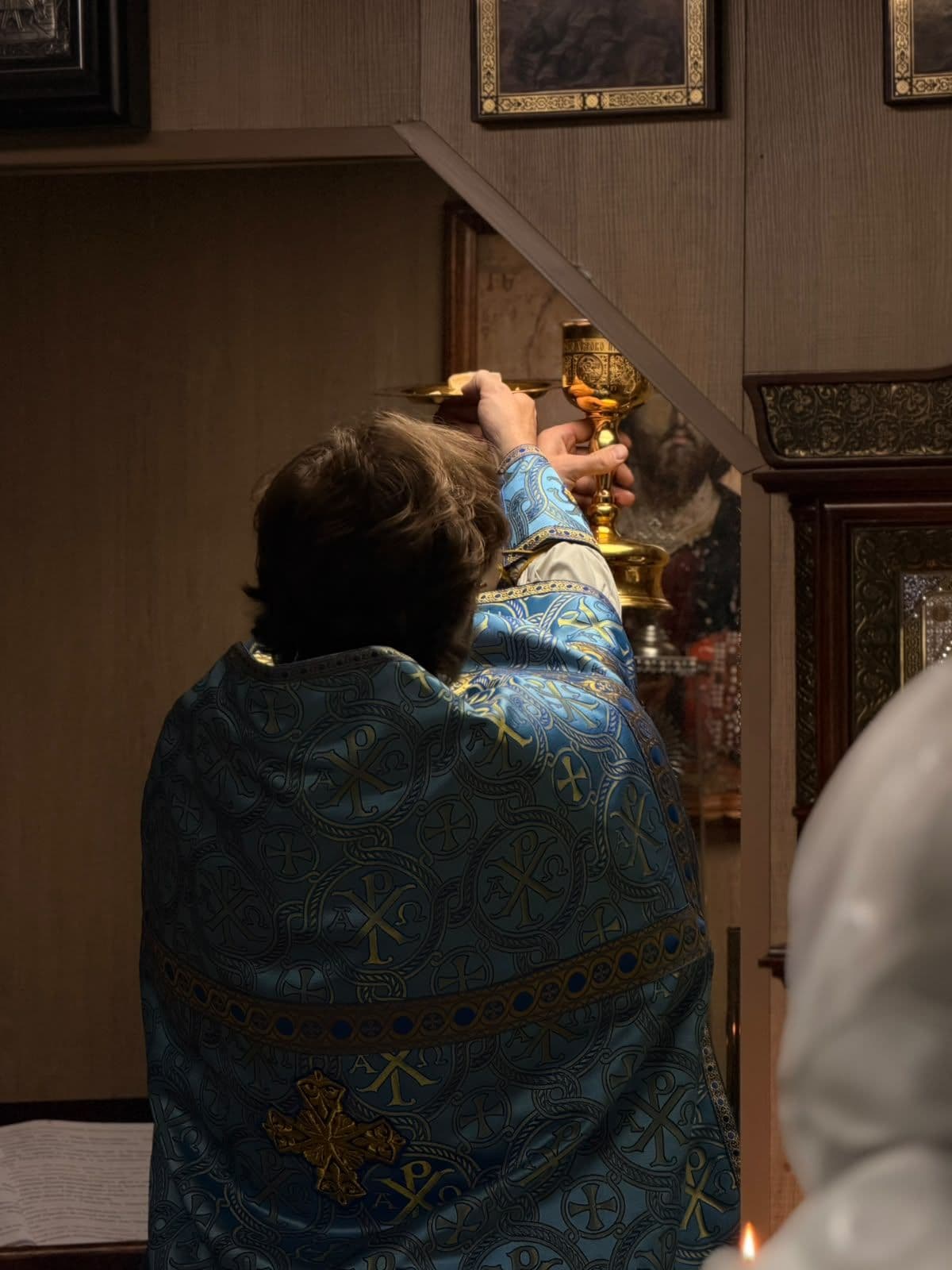 Meie pühima Valitseja Jumalasünnitaja ja igavesti neitsi Maarja kaitsmine. Jumalik Liturgia