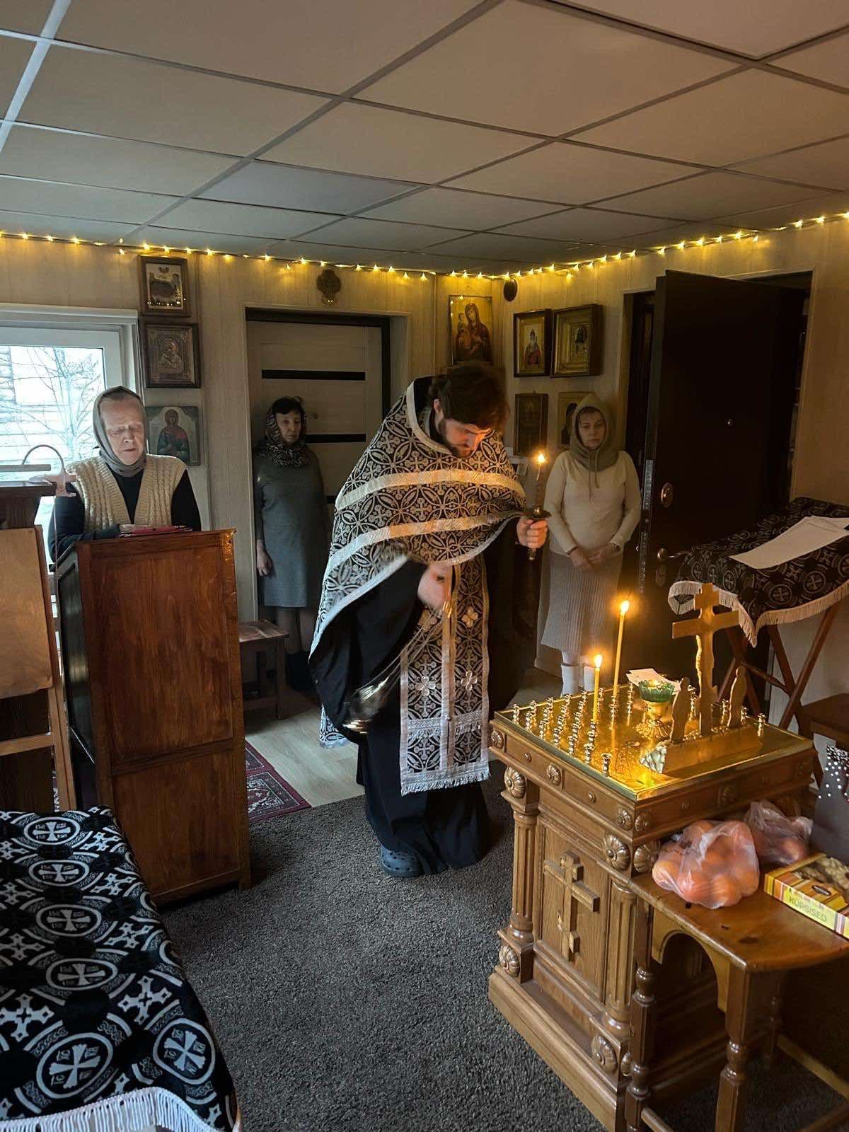 Parastas (õhtune mälestusjumalateenistus lahkunute eest)