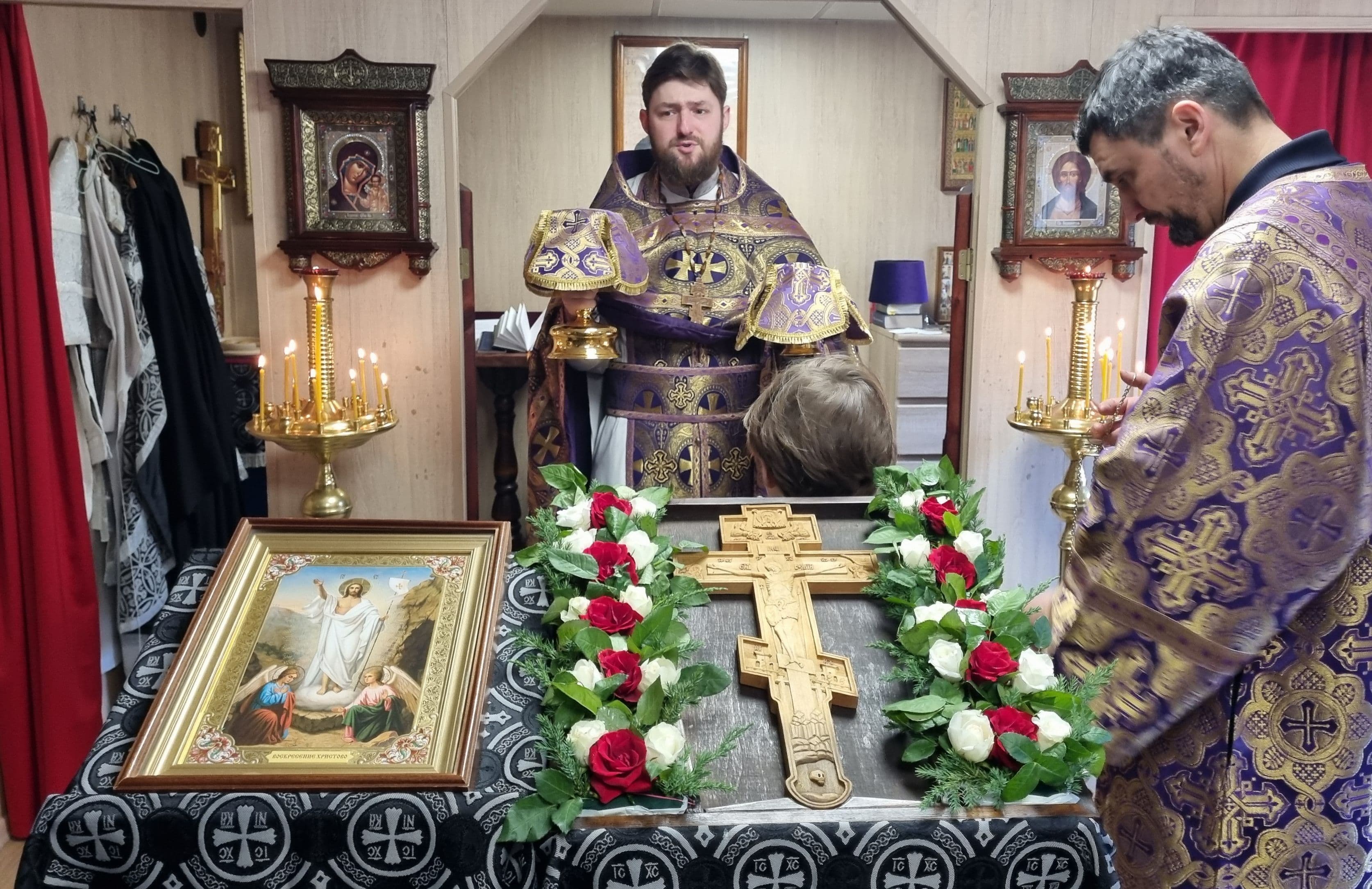 Jumaliku Liturgiia. Suur Paast. Risti kummardamine