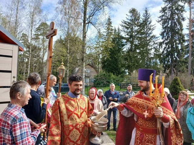 Jumalik Liturgia. Paasa-aja 3., salvitoojate naiste pühapäev