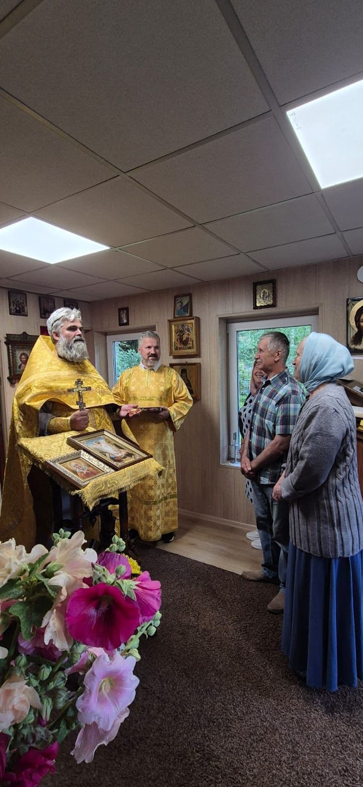 Jumalateenistused, mis toimuvad kirikus vahepeal, kui kiriku esitaja puudub.