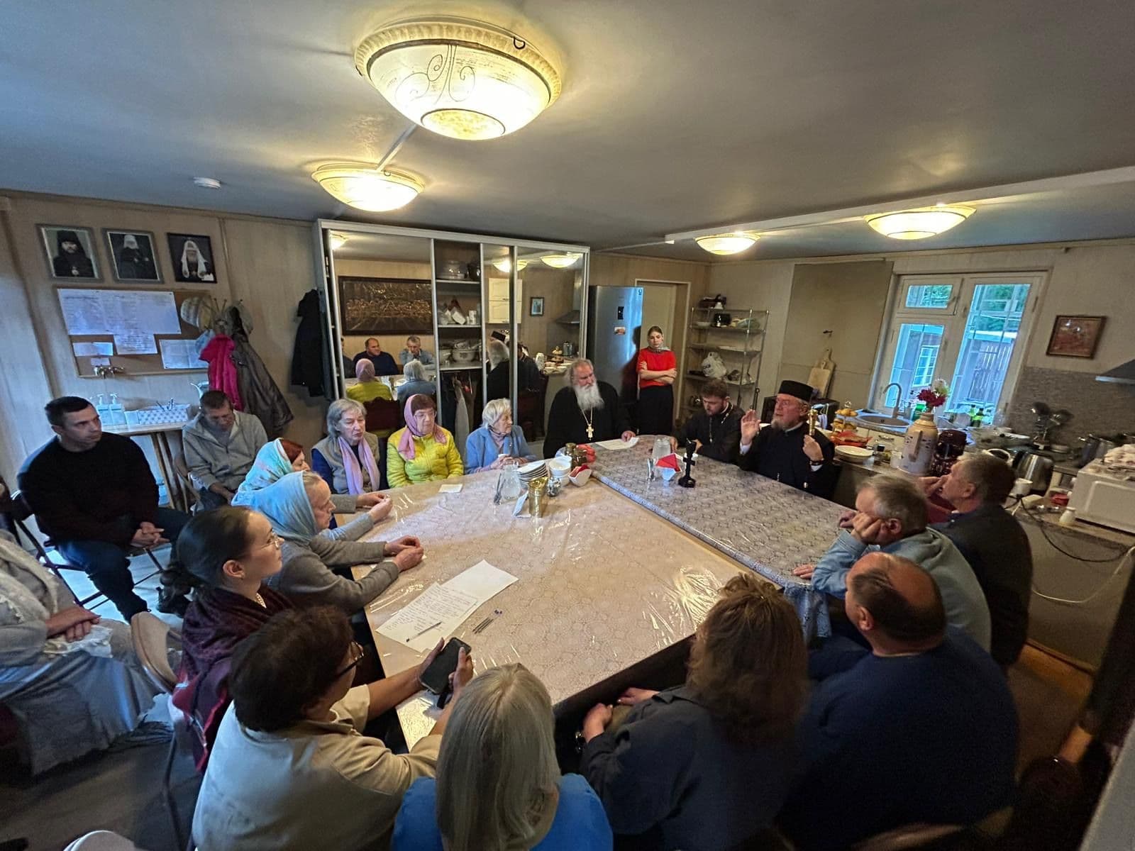 Kaasani Jumalaema ikooni kiriku koguduse koosolek