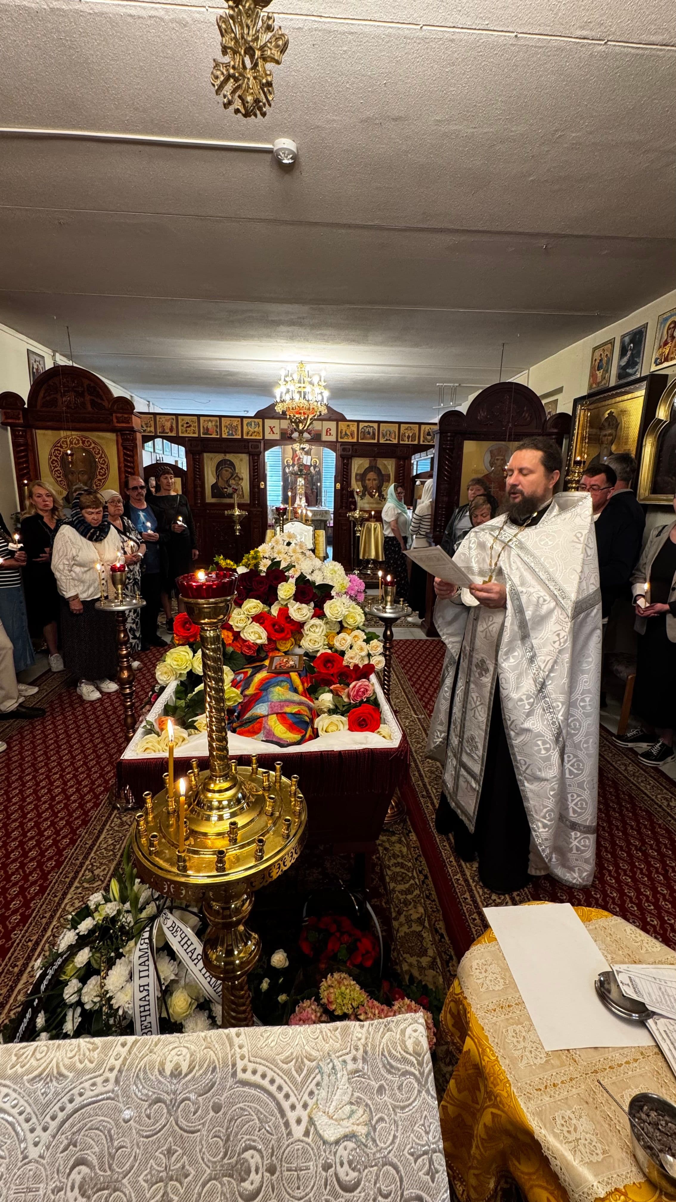 11. juulil peeti Püha Võrdapostelliku Vürst Vladimiri kirikus, piiskopliku esinduse juures, hingepalvega jumalik liturgia.
