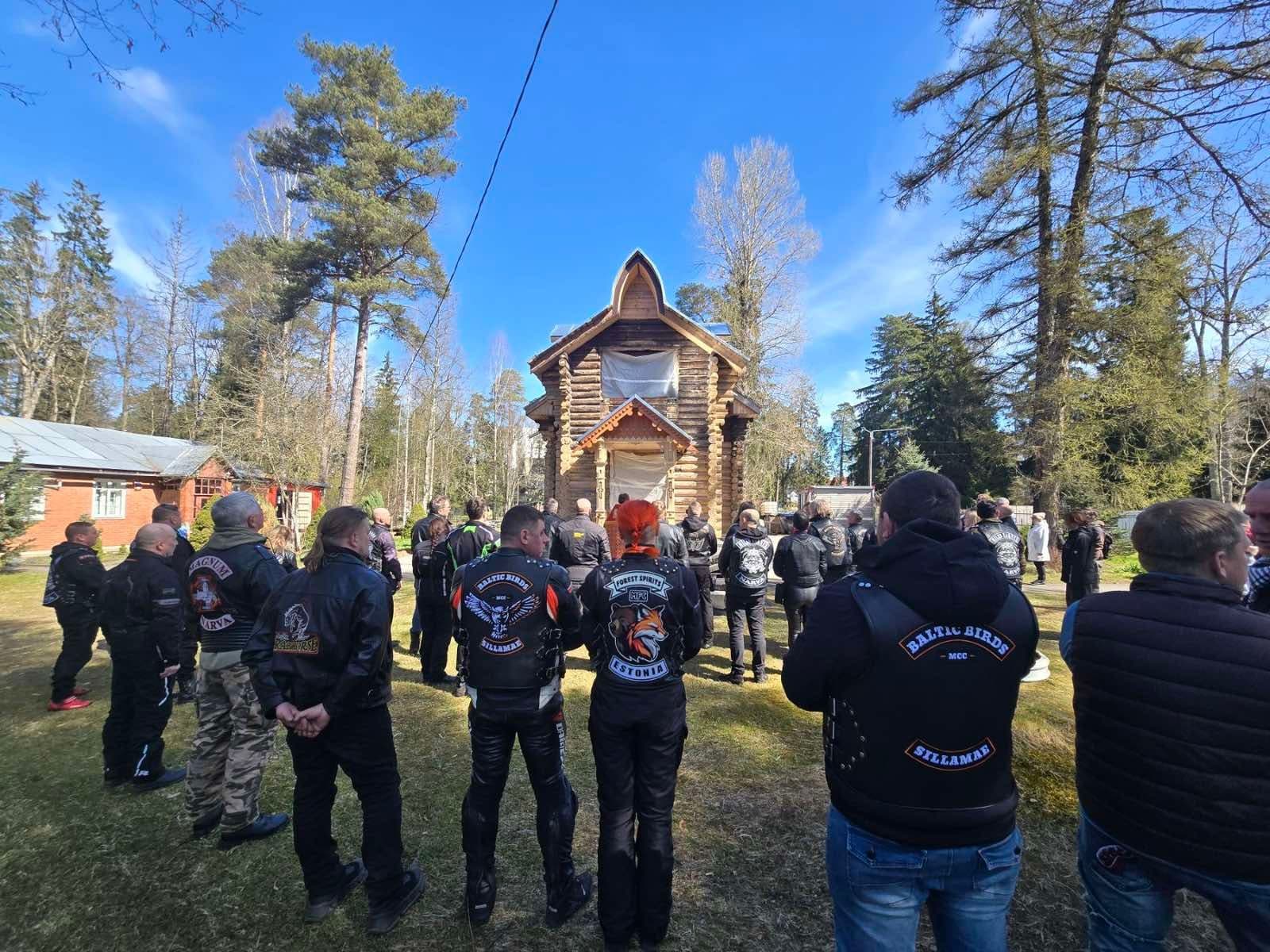 Palvus enne motohhooaja algust ja palverännakuline motomatk